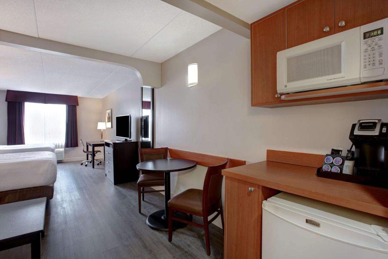 Days Inn & Suites By Wyndham קולינגווד מראה חיצוני תמונה