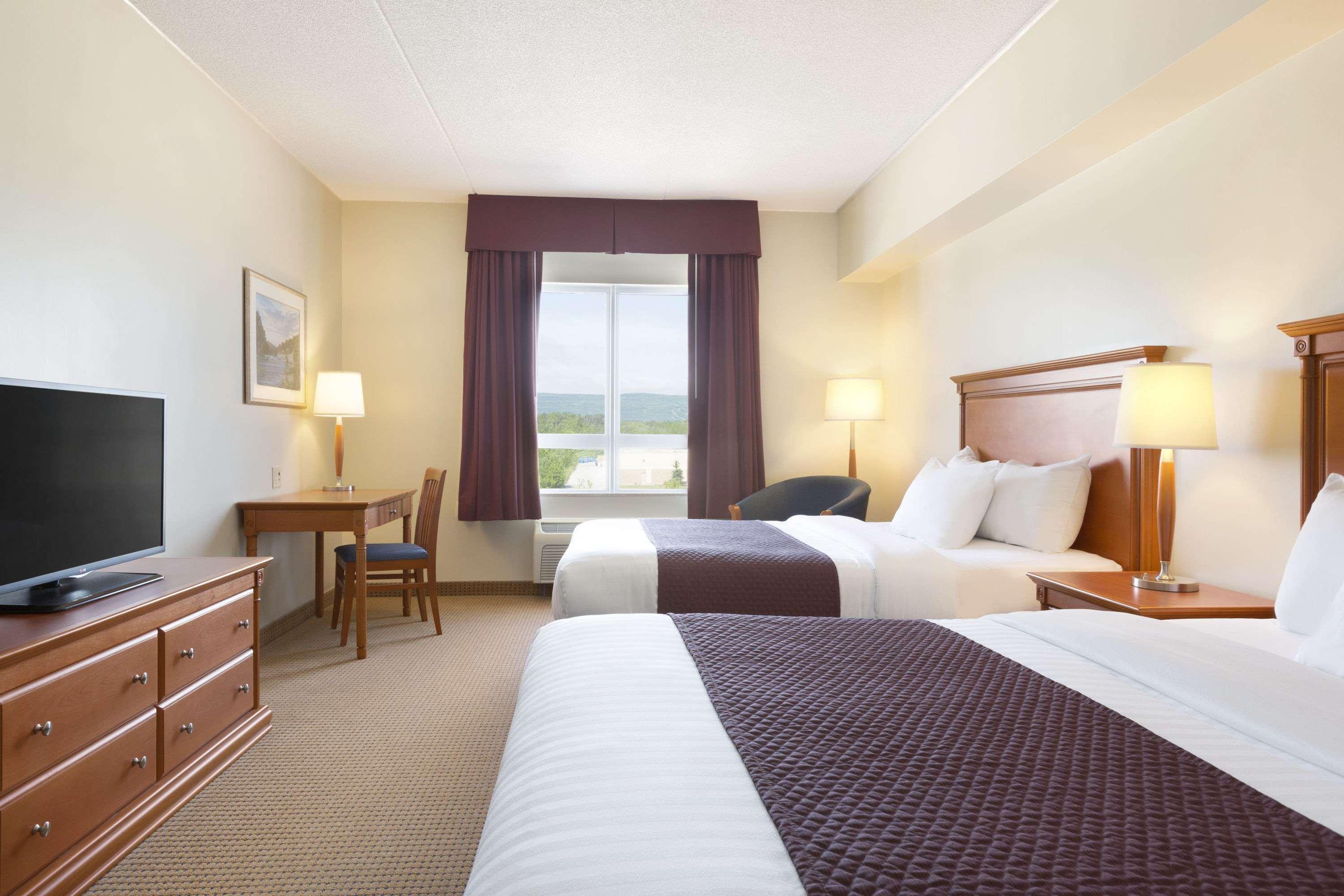 Days Inn & Suites By Wyndham קולינגווד מראה חיצוני תמונה