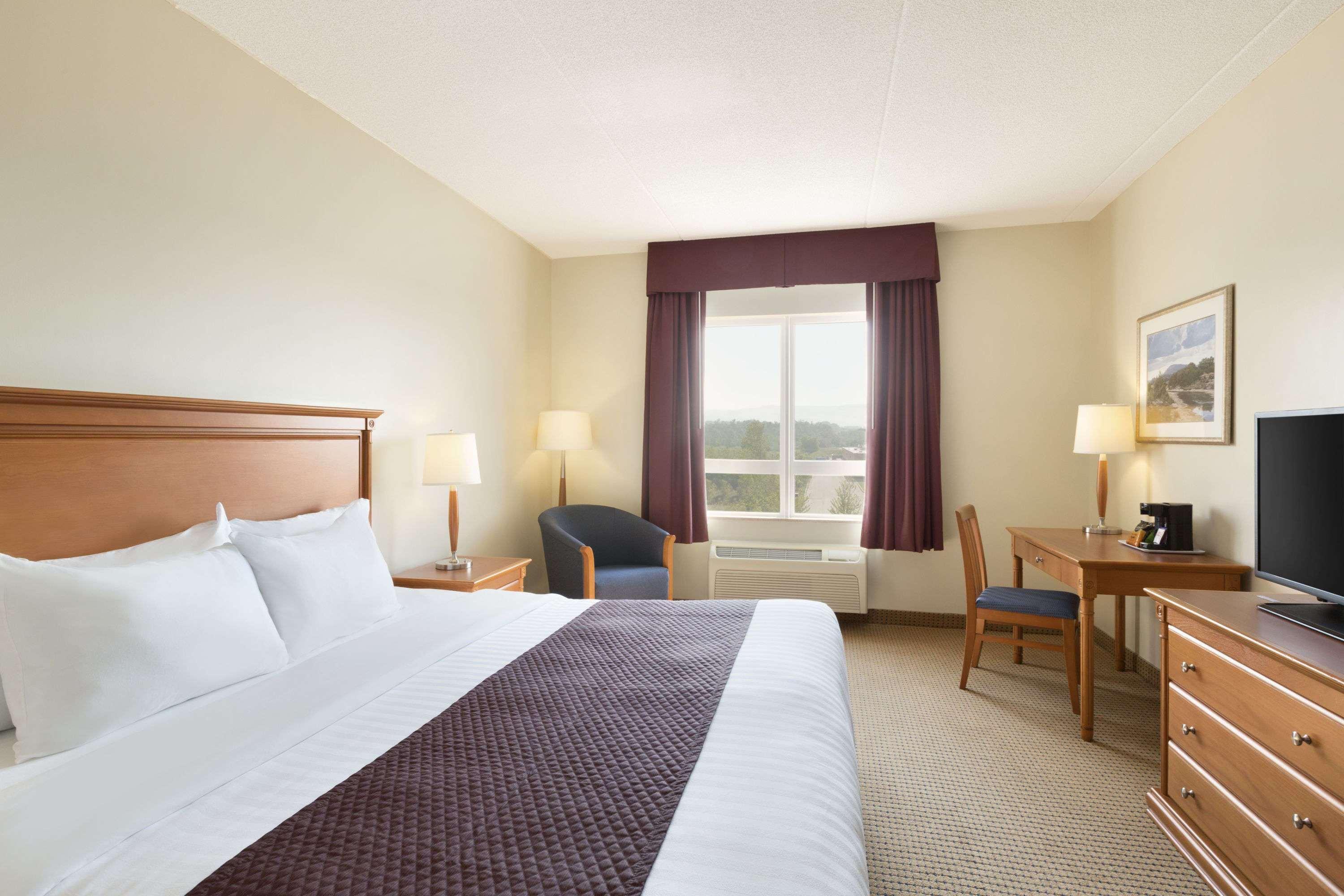 Days Inn & Suites By Wyndham קולינגווד מראה חיצוני תמונה