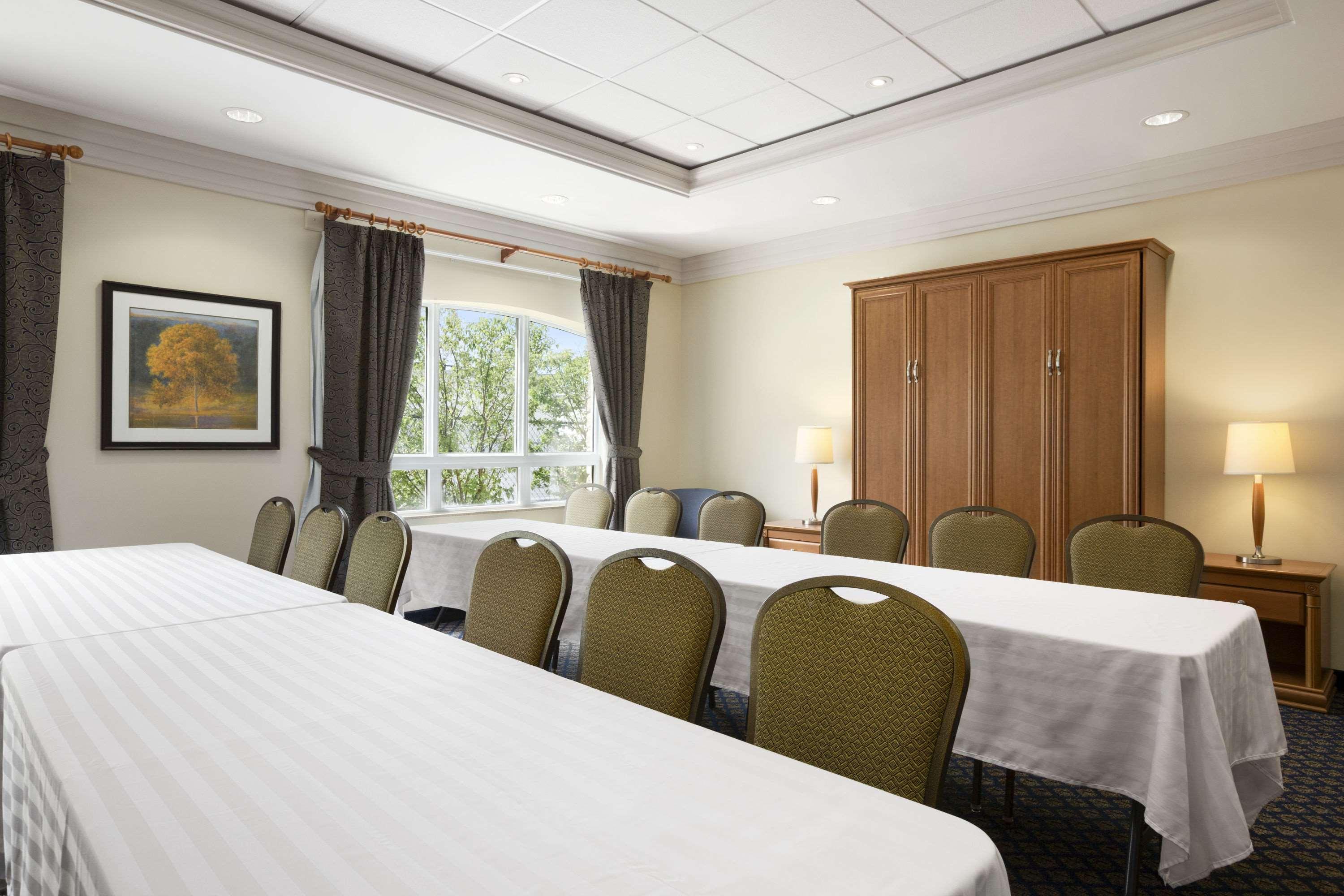 Days Inn & Suites By Wyndham קולינגווד מראה חיצוני תמונה