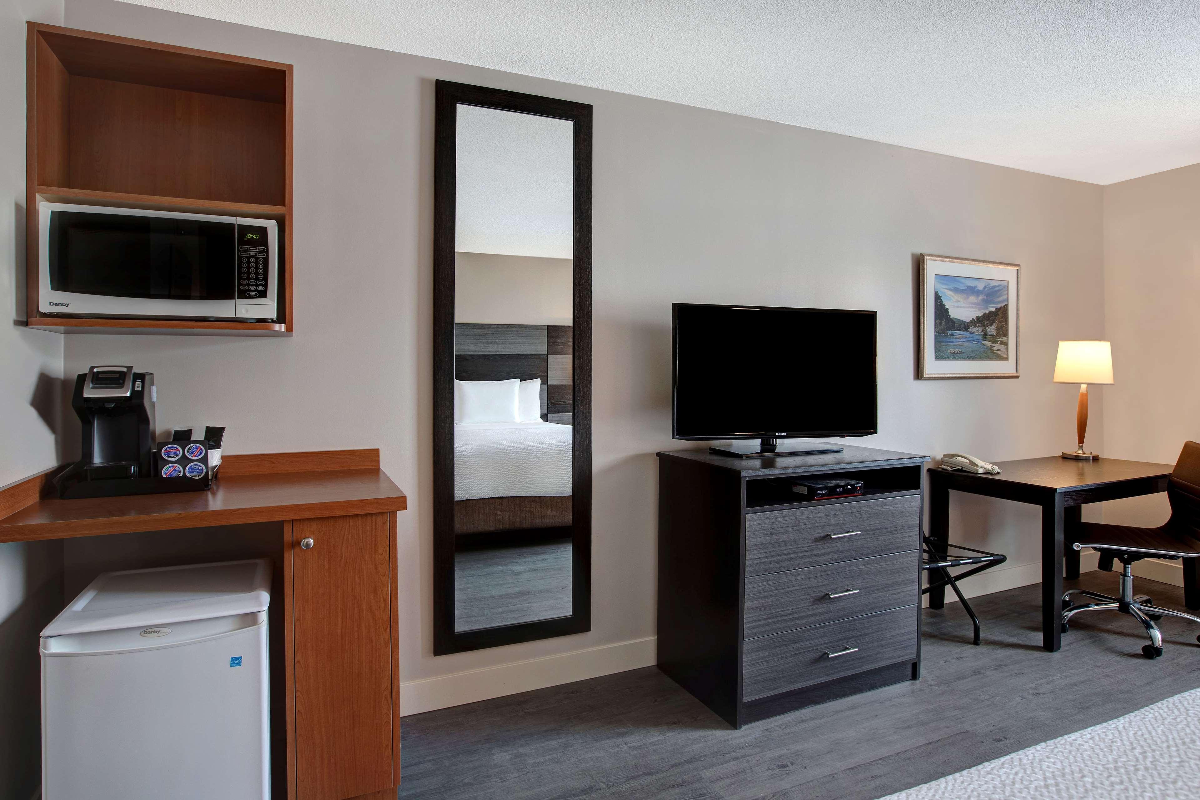 Days Inn & Suites By Wyndham קולינגווד מראה חיצוני תמונה