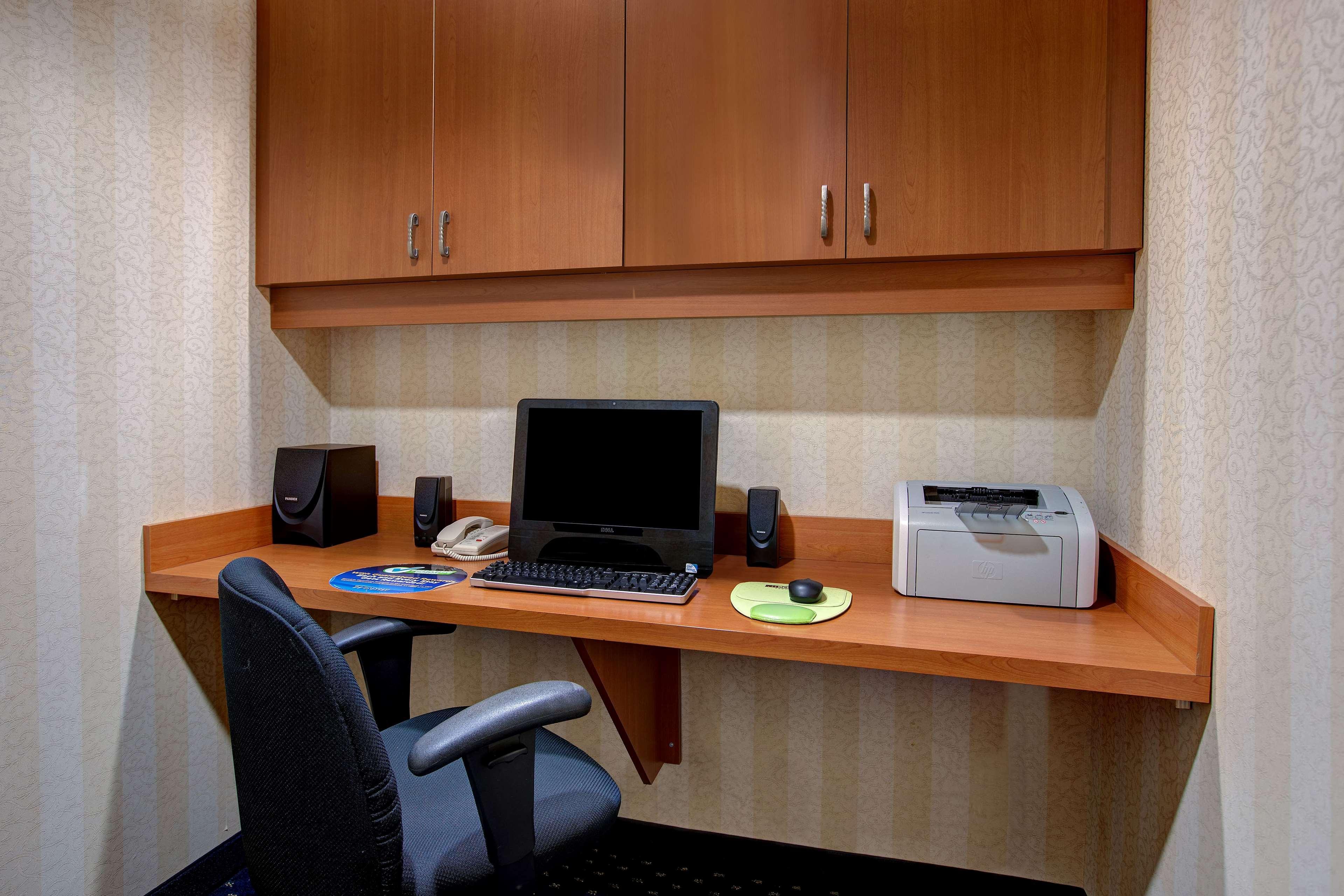 Days Inn & Suites By Wyndham קולינגווד מראה חיצוני תמונה