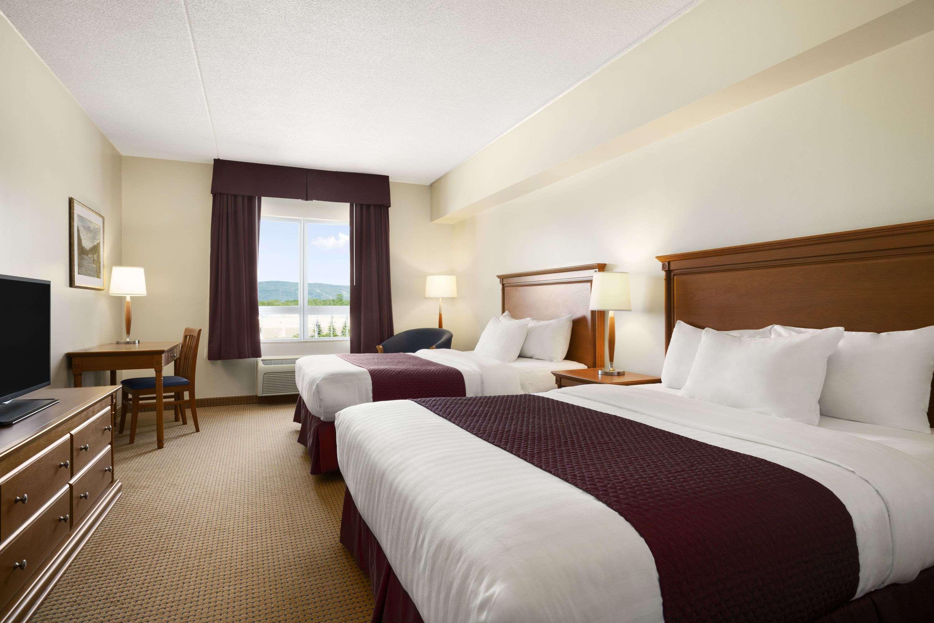 Days Inn & Suites By Wyndham קולינגווד מראה חיצוני תמונה