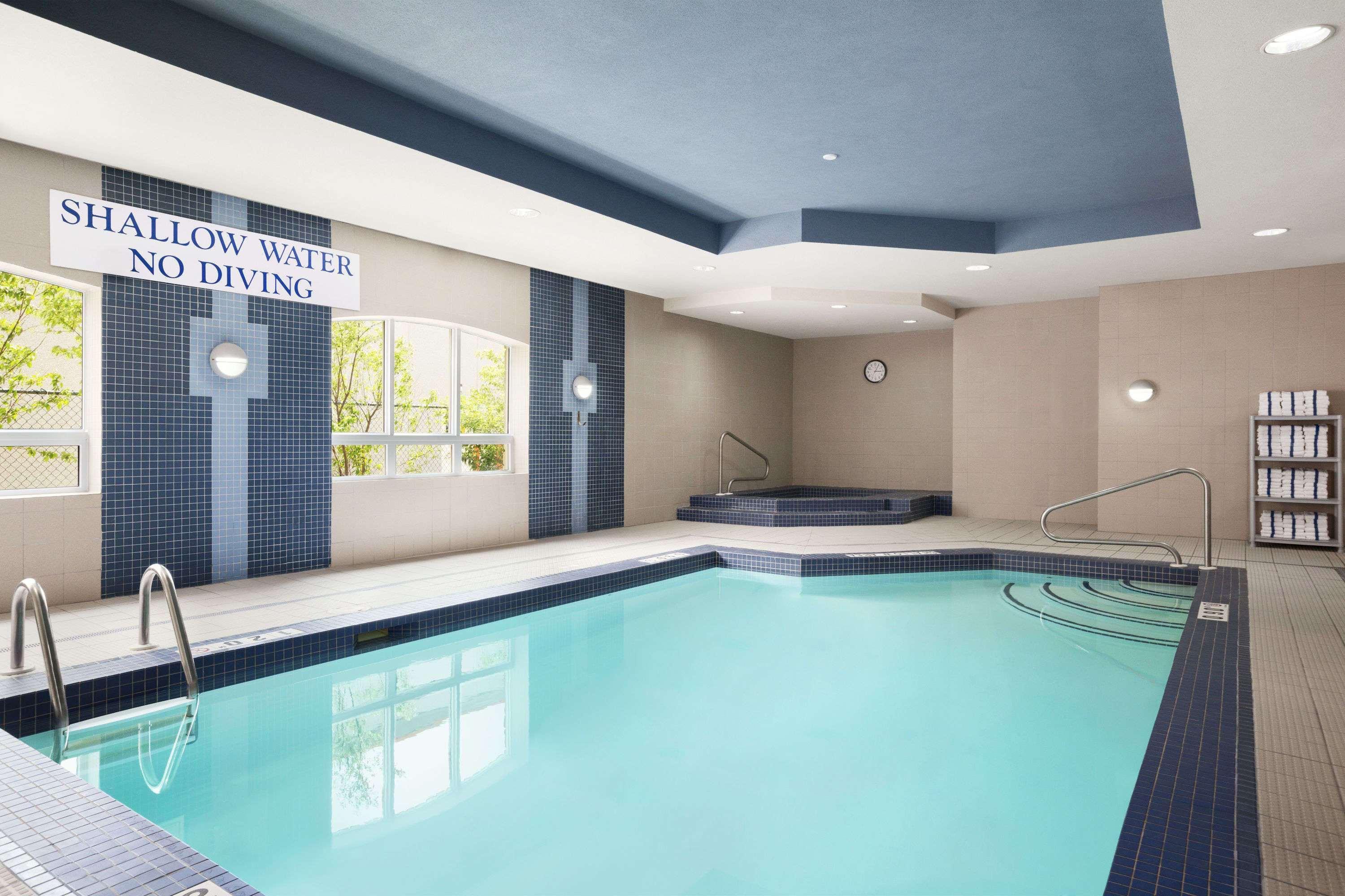 Days Inn & Suites By Wyndham קולינגווד מראה חיצוני תמונה