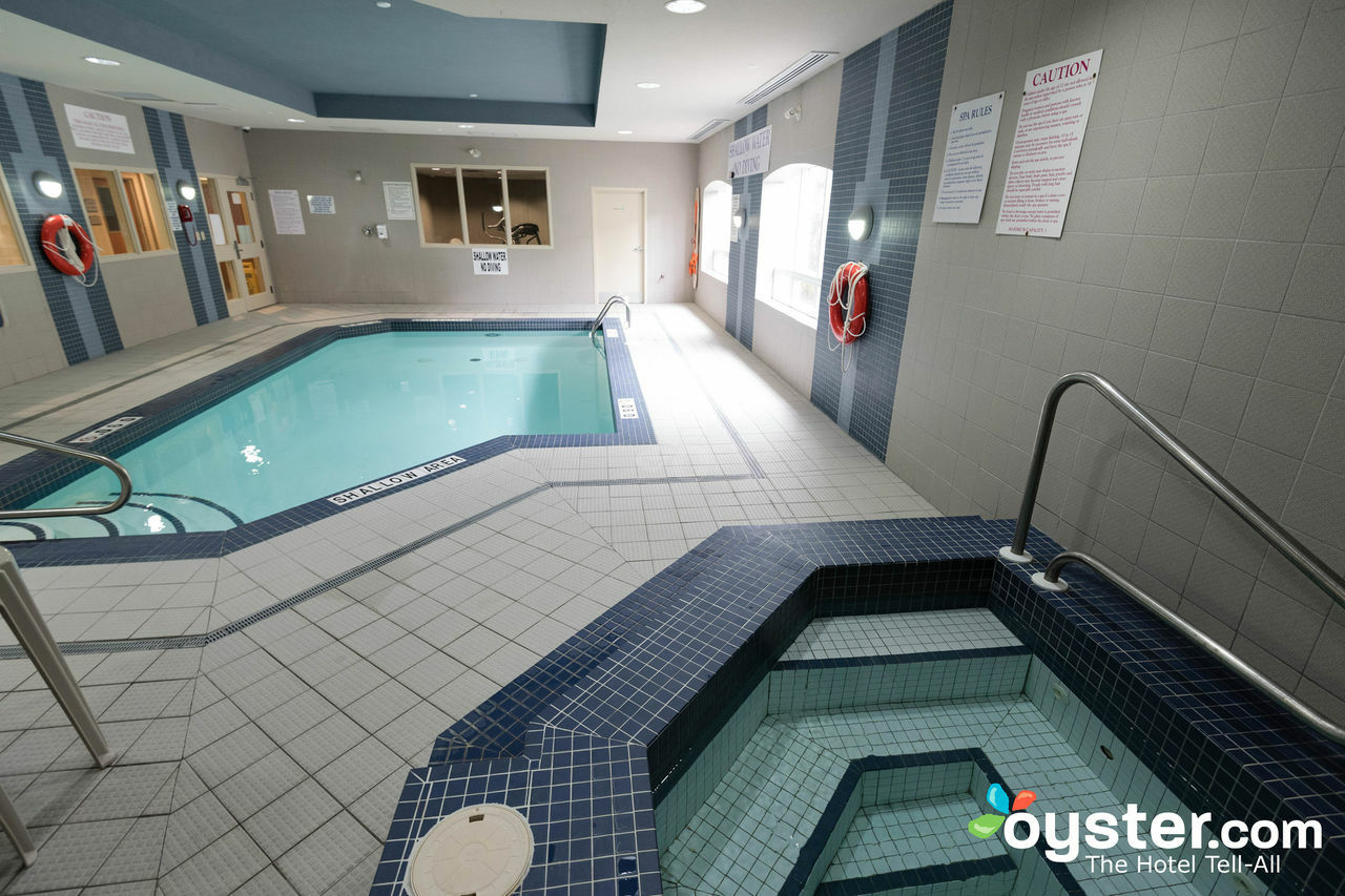 Days Inn & Suites By Wyndham קולינגווד מראה חיצוני תמונה