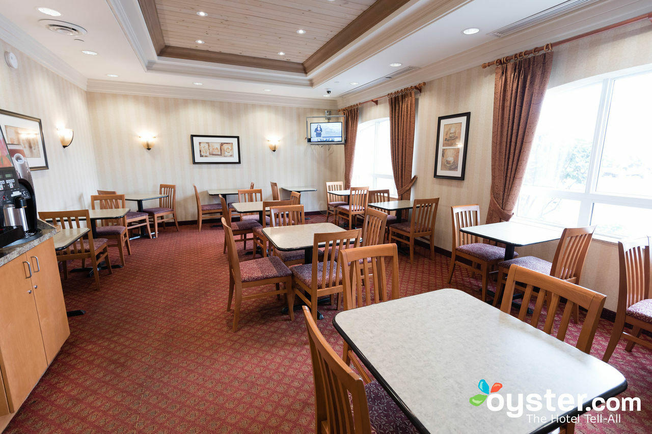 Days Inn & Suites By Wyndham קולינגווד מראה חיצוני תמונה